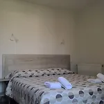 Restaurant Txistulari فندق