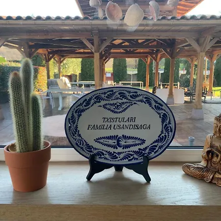 Restaurant Txistulari فندق 3*
